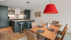 New Spruce Peak Tree House Unit Steps To The Lifts With Big Mountain Views Sleeps 9